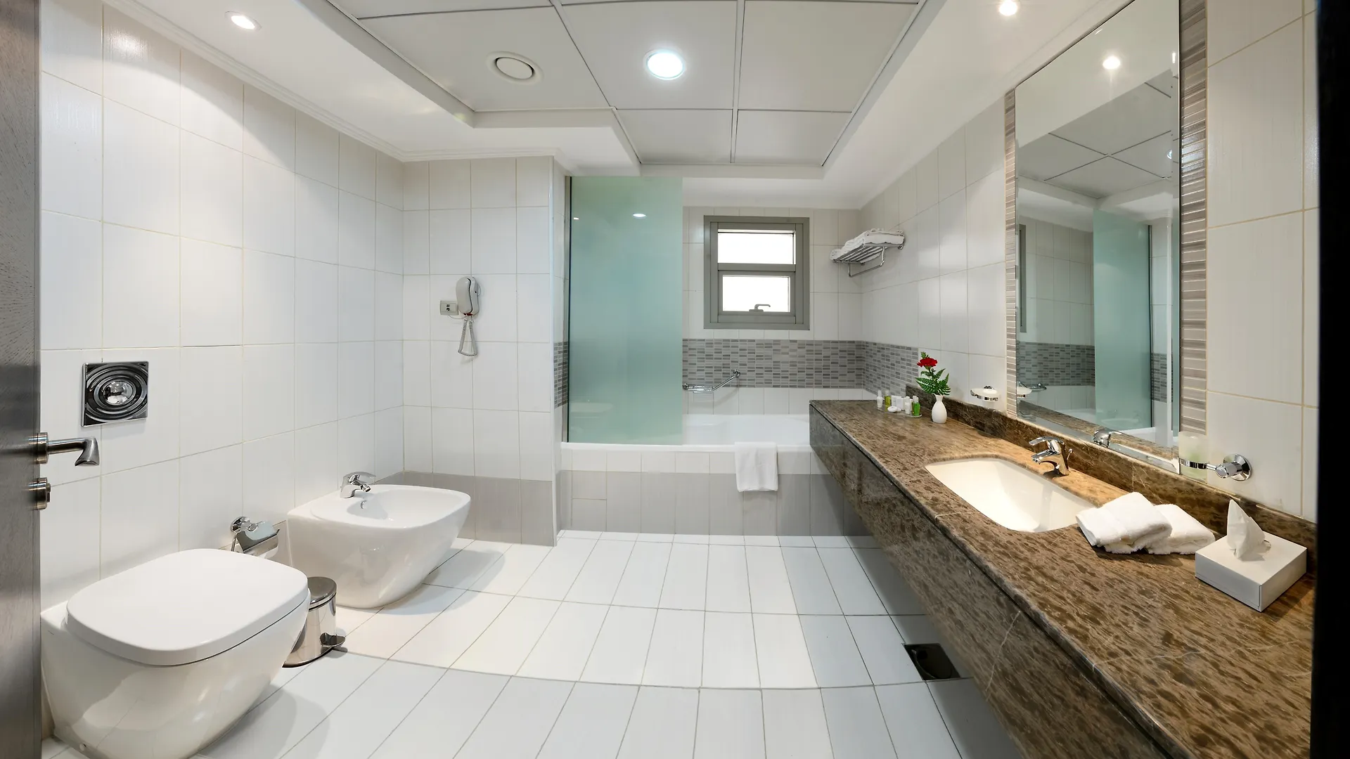 Al Majaz Premiere Hotel Apartments Šardžá 4*,  Spojené arabské emiráty