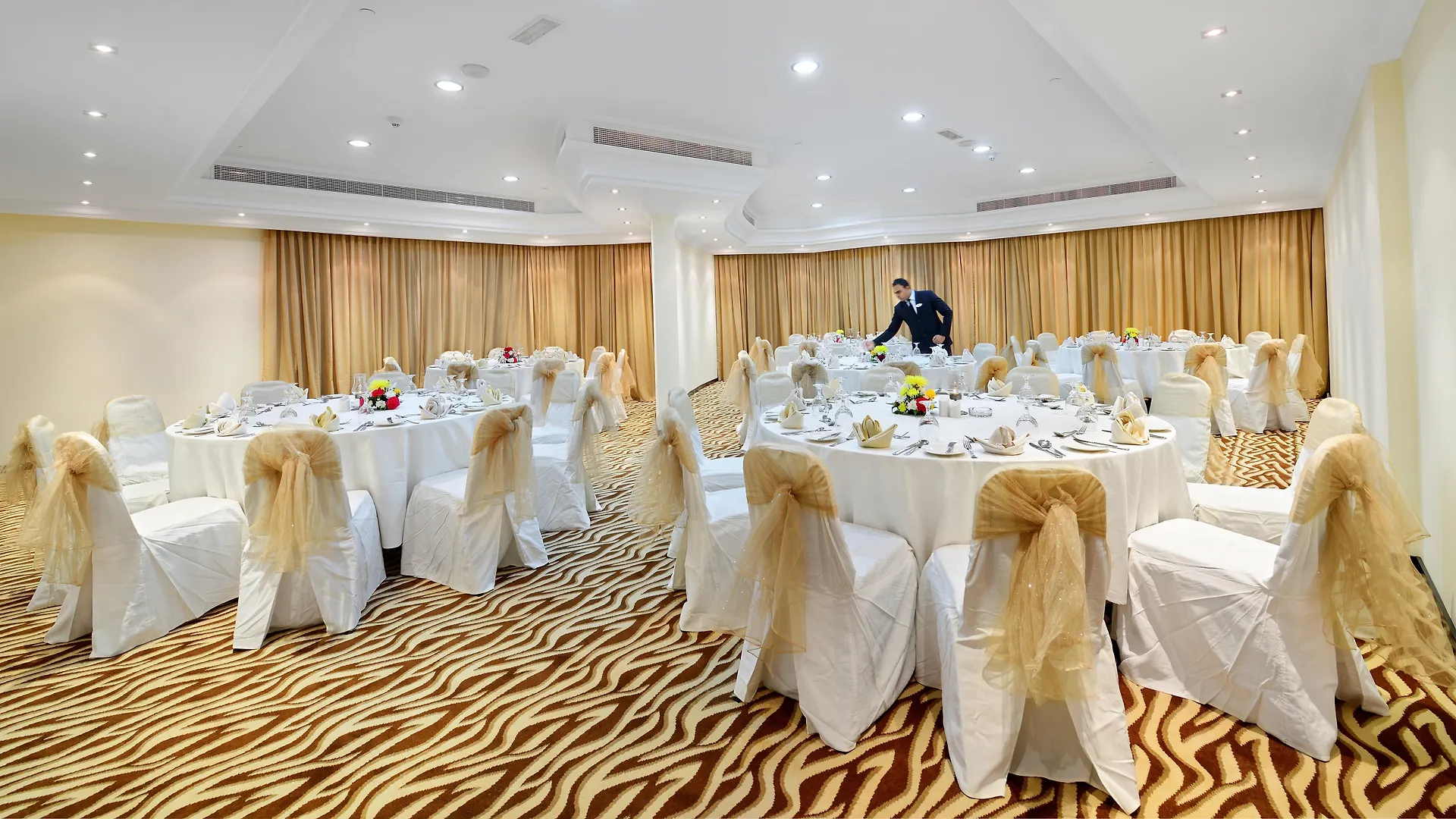 Al Majaz Premiere Hotel Apartments Σάρτζα